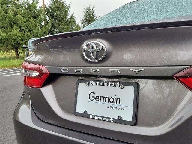 2022 toyota camry se