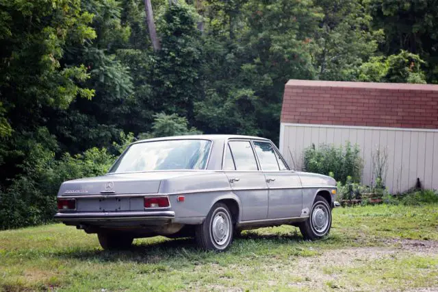 1969 mercedez benz 220 diesel, german vehicle, original sales documents