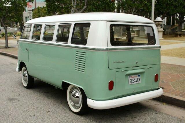 1965 volkswagen bus vanagon dluxe bus /36k miles 36303 miles green bus 4 cyl man