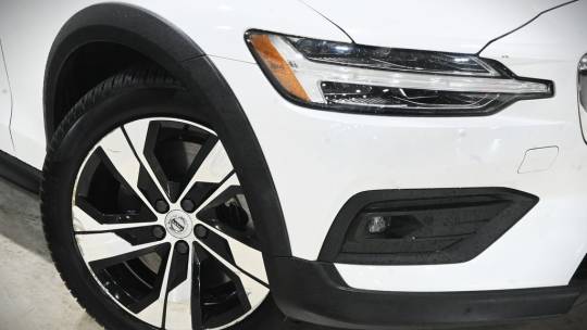 2021 Volvo V60 Cross Country