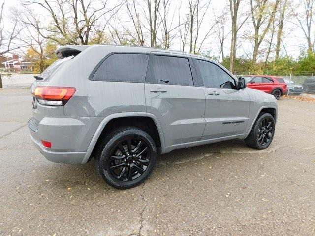 2021 jeep grand cherokee laredo x