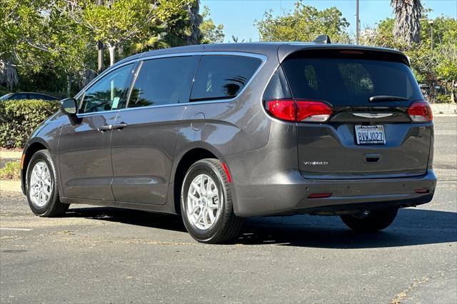 2021 chrysler voyager lx