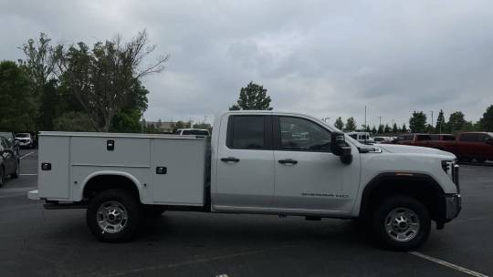 2024 GMC Sierra 2500hd pro