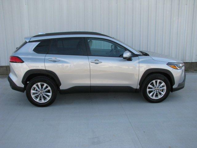 2023 toyota corolla cross le
