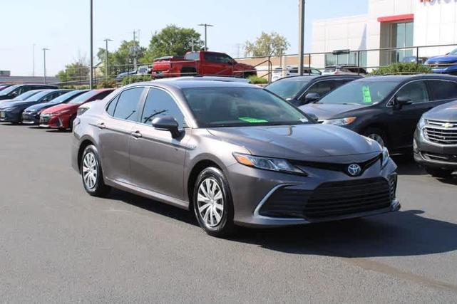 2021 toyota camry hybrid le