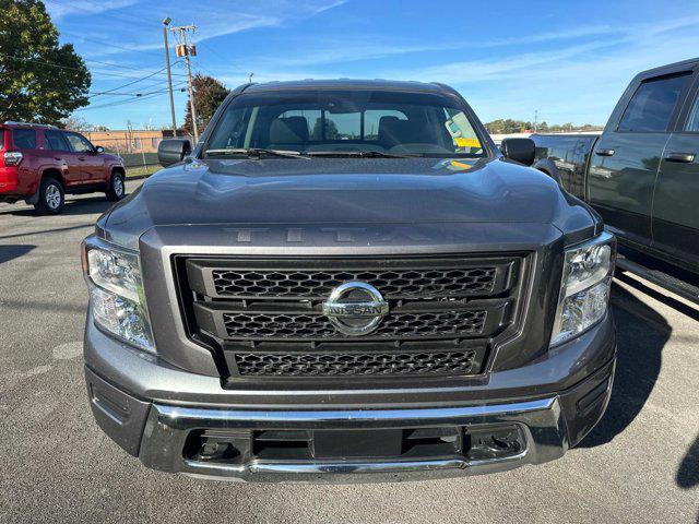 2022 nissan titan sv