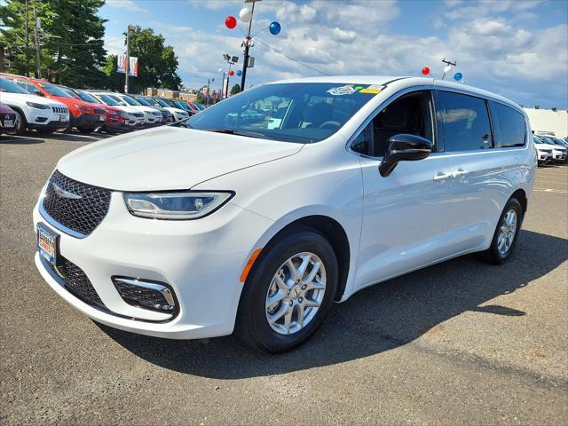 2024 chrysler pacifica touring