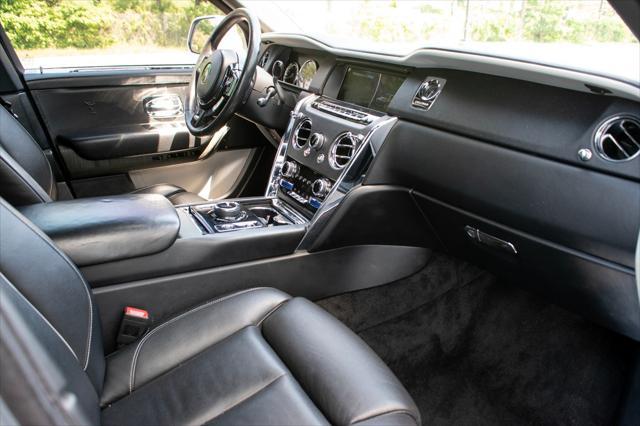 2020 rolls-royce cullinan suv