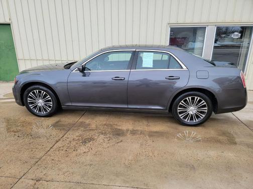 2013 chrysler 300 in co bluffs, iowa