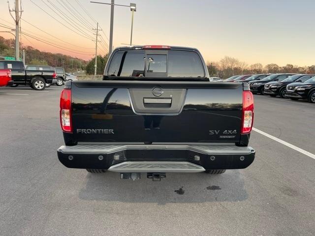 2021 nissan frontier sv