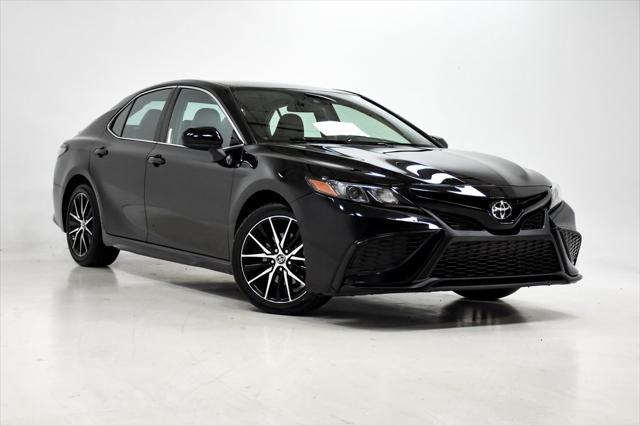 2021 toyota camry se