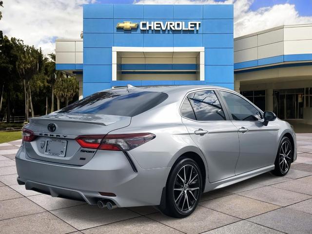 2023 toyota camry se
