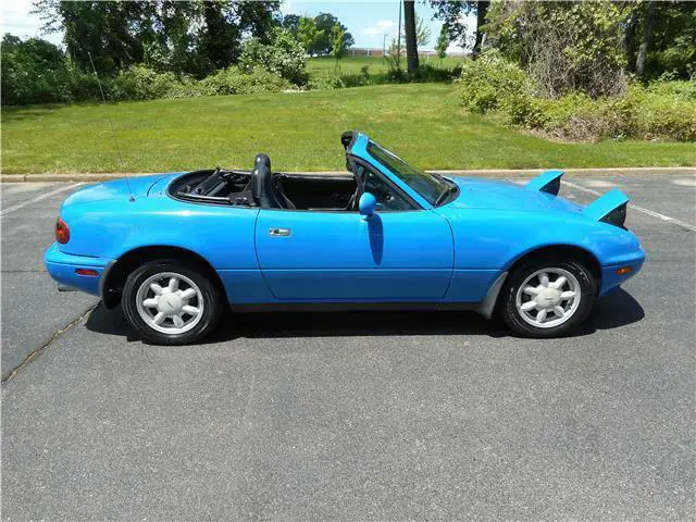 1992 mazda mx-5 miata hardtop one owner low 29k miles non-smoker clean carfax!