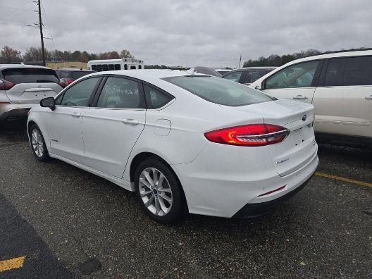 2019 ford fusion hybrid se