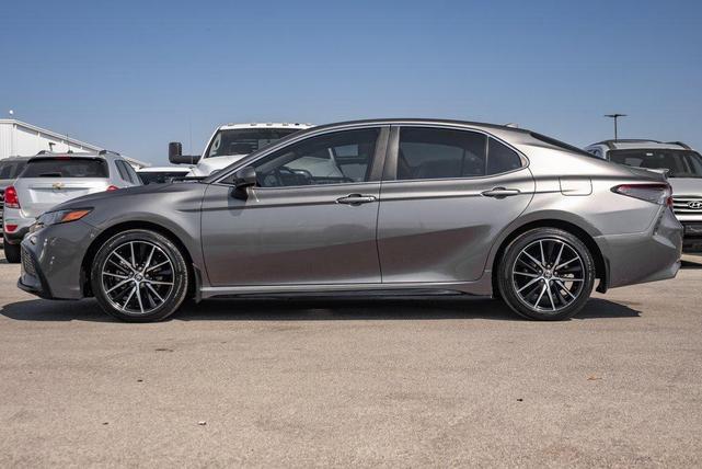 2021 toyota camry se