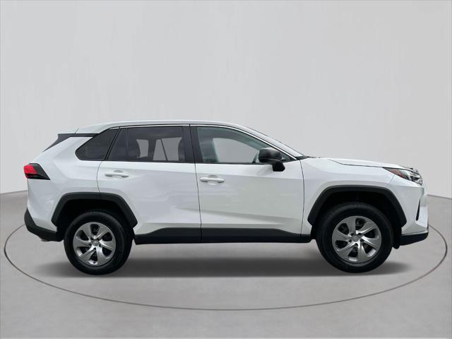 2023 toyota rav4 le