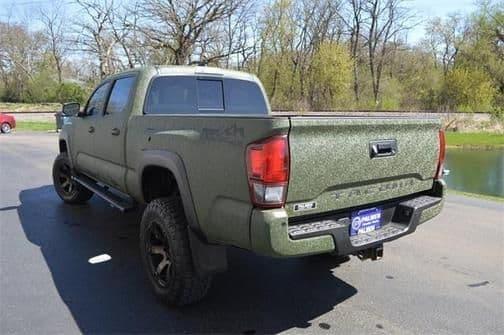 2018 toyota tacoma trd off road in kenosha, wisconsin