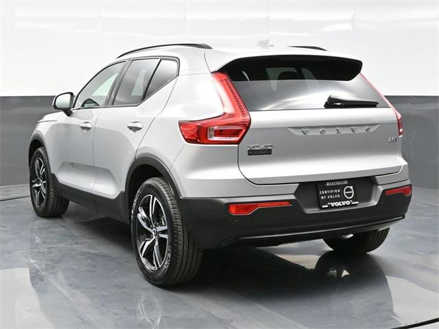 2024 volvo xc40 b5 core bright theme