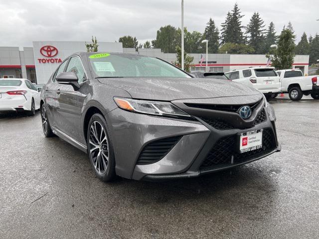 2020 toyota camry se