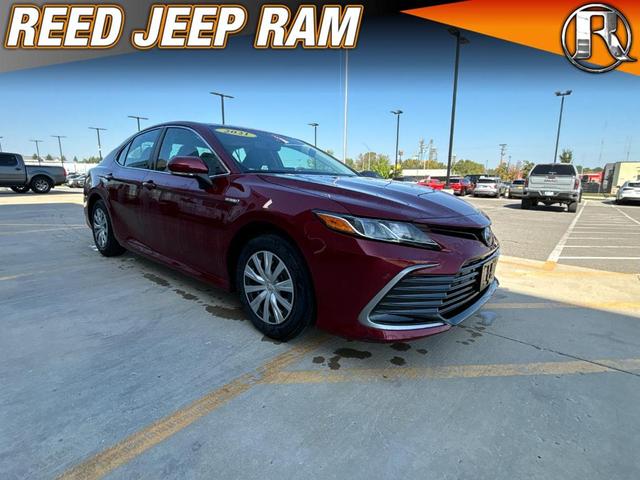 2021 toyota camry hybrid le