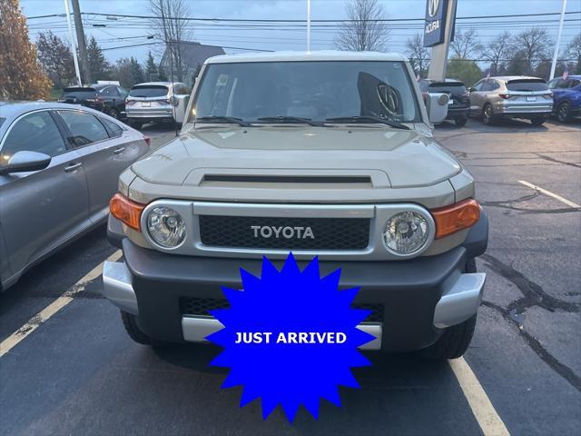 2014 toyota fj cruiser base