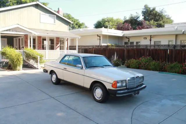 1979 mercedes 300cd, sunroof coupe, original paint, low miles