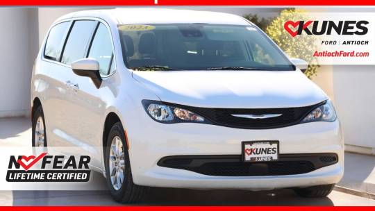 2023 Chrysler Voyager