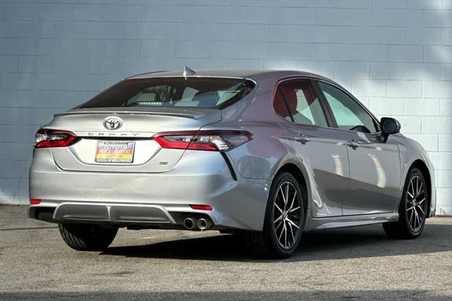 2022 toyota camry se
