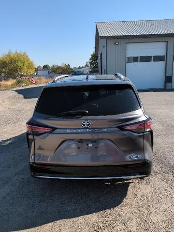 2021 toyota sienna limited 7-passenger