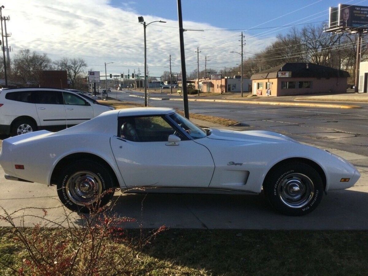 1975 chevrolet corvette sting ray t-top white with dark cherry interior