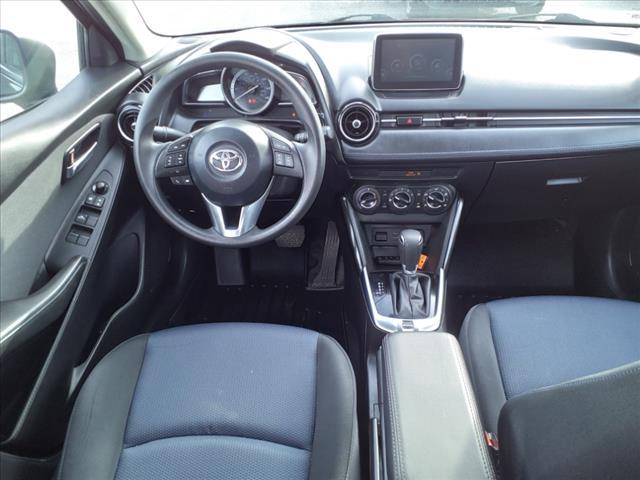 2017 toyota yaris ia base