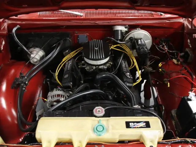 rare mopar, 318 v8, auto, pwr frnt discs, pwr steer, fun 4x4, attention grabber!