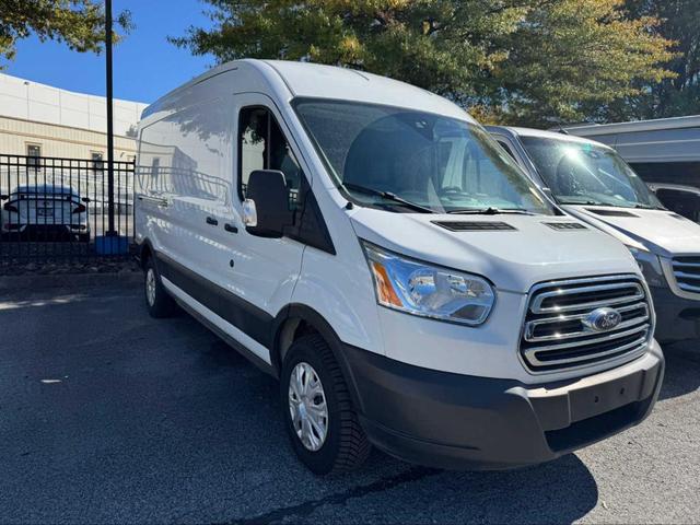 2019 ford transit-250 148 wb medium roof cargo