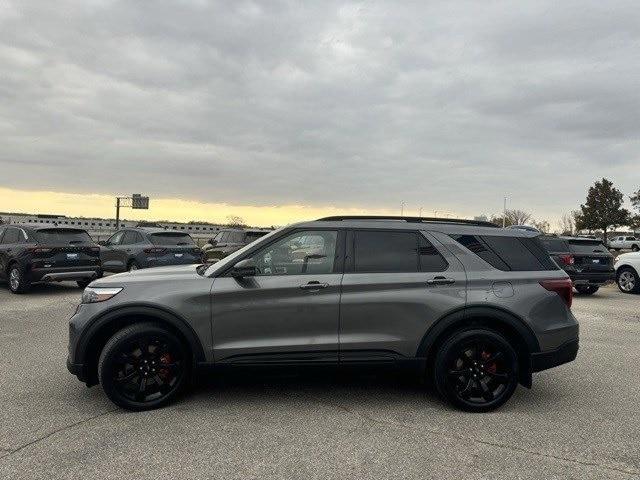 2021 ford explorer st