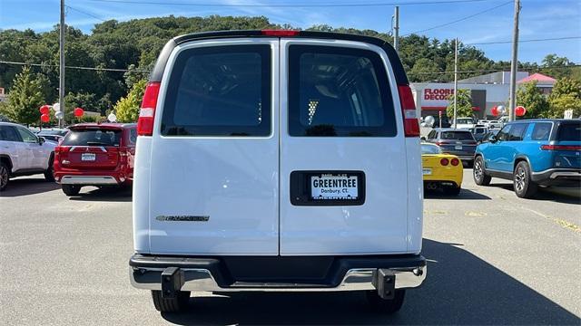 2022 chevrolet express 2500 work van