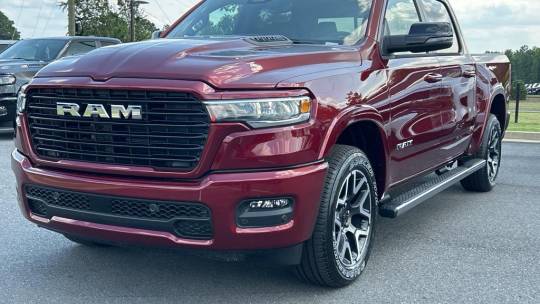 new 2025 ram 1500 laramie crew cab 5'7" box 4wd