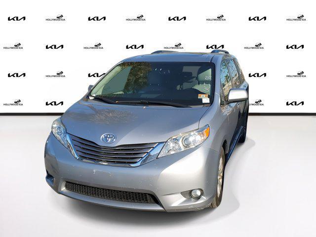 2017 toyota sienna limited