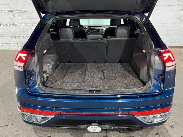 2021 volkswagen atlas cross sport 3.6l v6 se w/technology r-line in flushing, new york