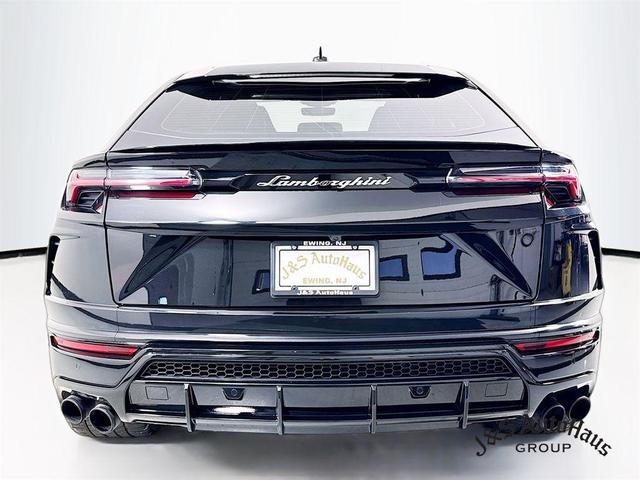 2021 lamborghini urus base