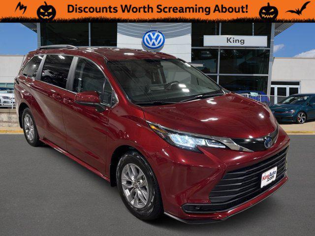 2023 toyota sienna le