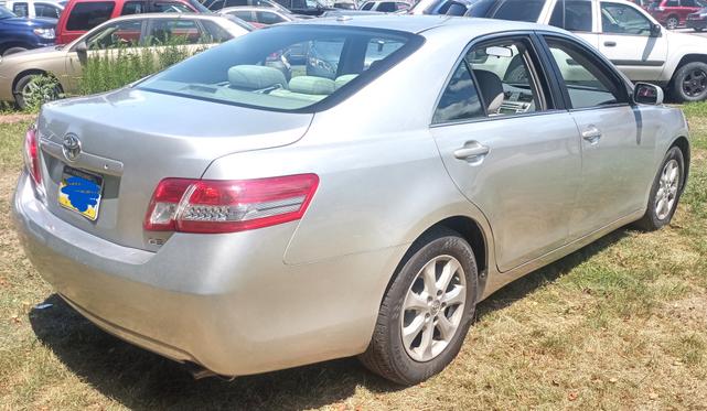 2011 toyota camry le