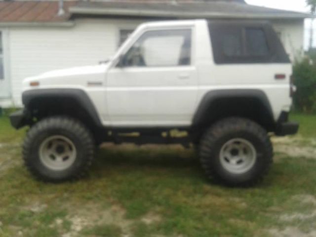 1990 daihatsu rocky (similar to a suzuki samurai)