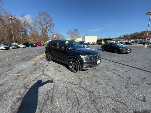 2024 volvo xc40 r mulliner