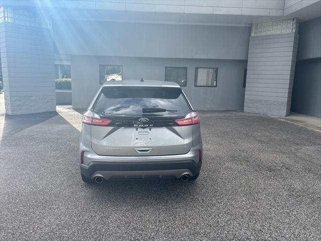 2022 ford edge titanium
