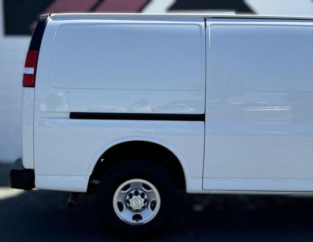 2020 chevrolet express 2500 rwd 2500 w/safety package
