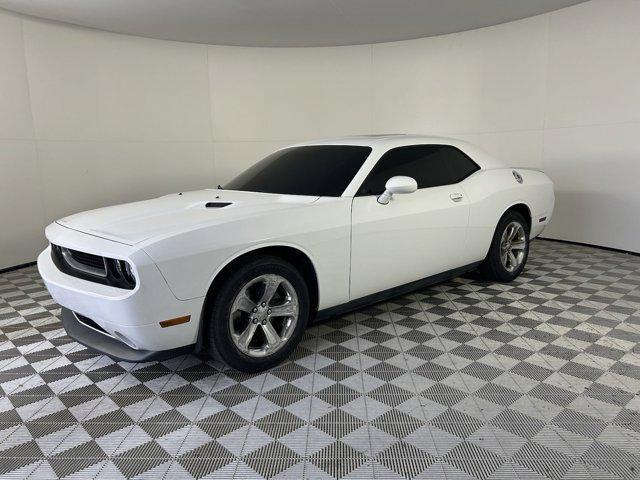 2014 dodge challenger sxt