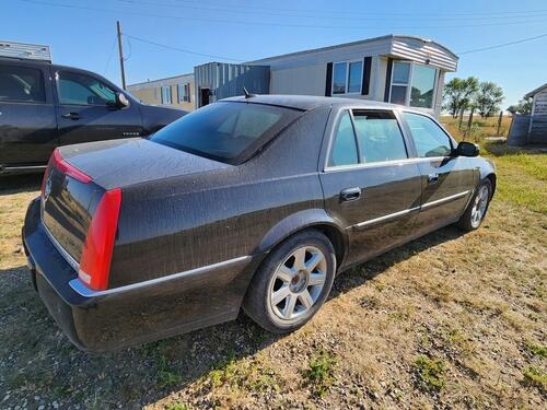 3800 obo. 117000mi. runs drives pretty clean car heat works great for winters h
