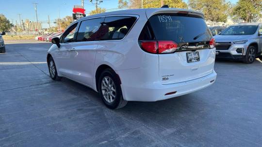 2022 Chrysler Voyager
