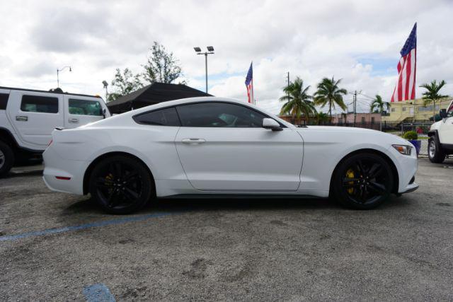 2017 ford mustang premium