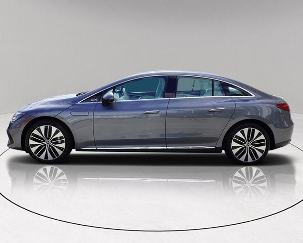 2024 mercedes-benz eqe 500 base 4matic